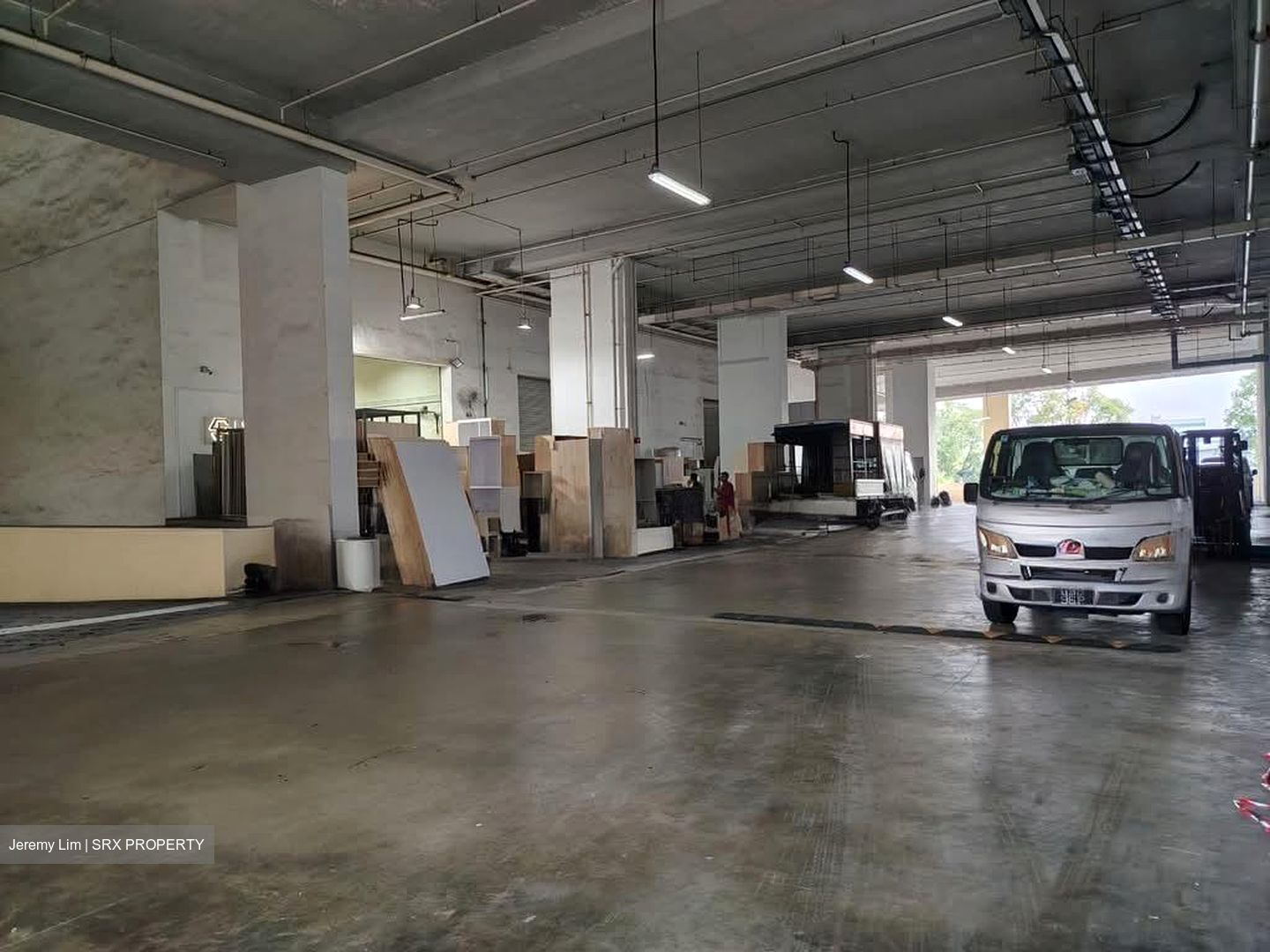 E9 Premium (D27), Factory #594487371